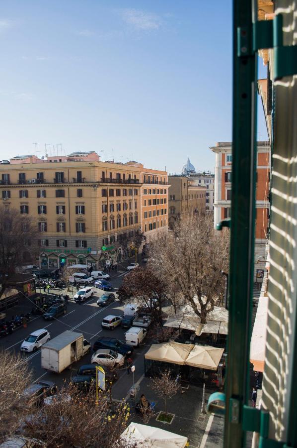 Relais Cola Di Rienzo Bed & Breakfast Rome Bagian luar foto
