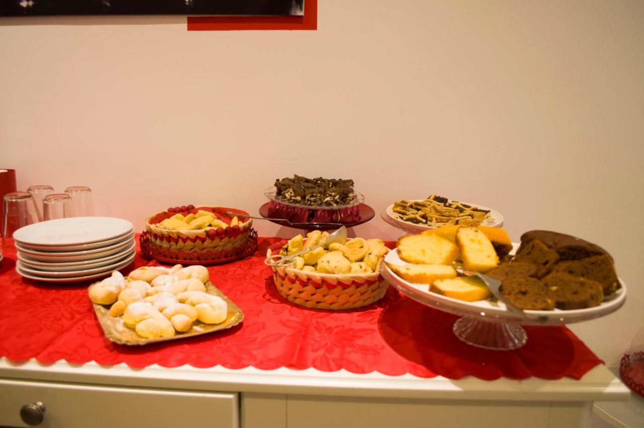 Relais Cola Di Rienzo Bed & Breakfast Rome Bagian luar foto
